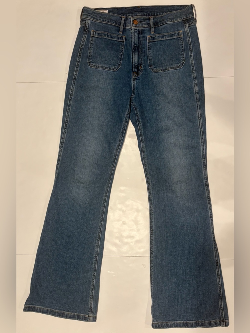 Gap Women’s High Rise ‘70s Flate Patch Pocket Jean - Medium Wash - Size 30 / 10R